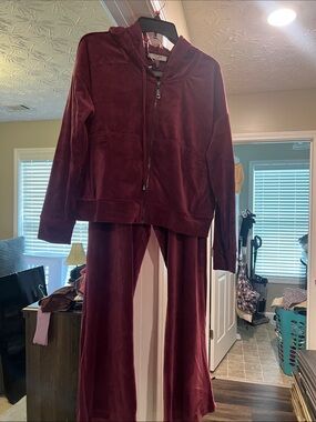 Cable & Gauge Women's Velour Hoodie Jumpsuit in Deep Burgundy